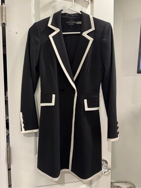 Alice + Olivia Women’s Kyrie Piped Tuxedo Dress